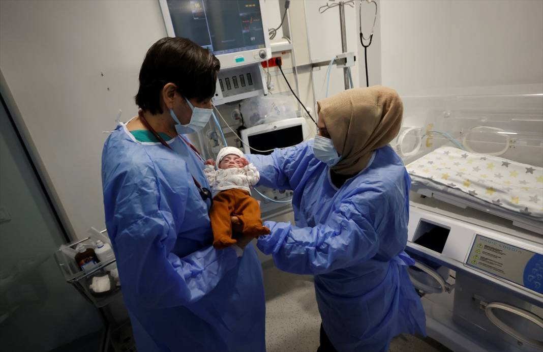 380 gram doğdu, defalarca kalbi durdu! Hira Su bebekten güzel haber 4